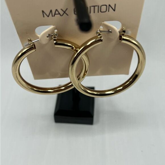 Max Edition Earrings Golden Hoops$ - Picture 3 of 7